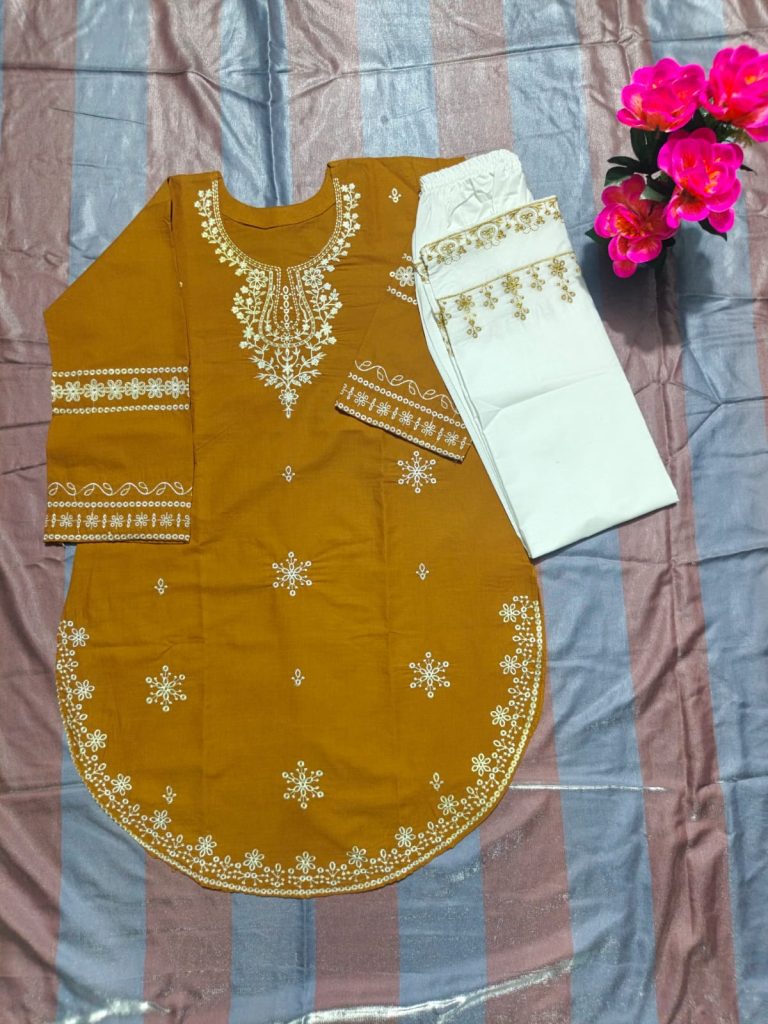 Exclusive Embroidered Kurti Set - 04